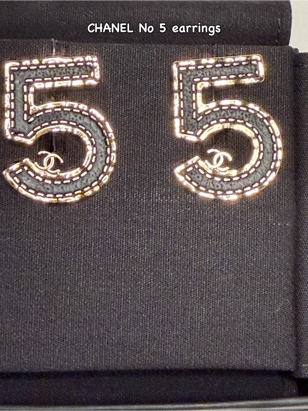 Chanel No 5 pierced earrings pristine full set